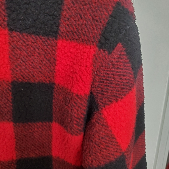 Old Navy red and black buffalo plaid Sherpa fleece jacket size - small - Picture 2 of 12